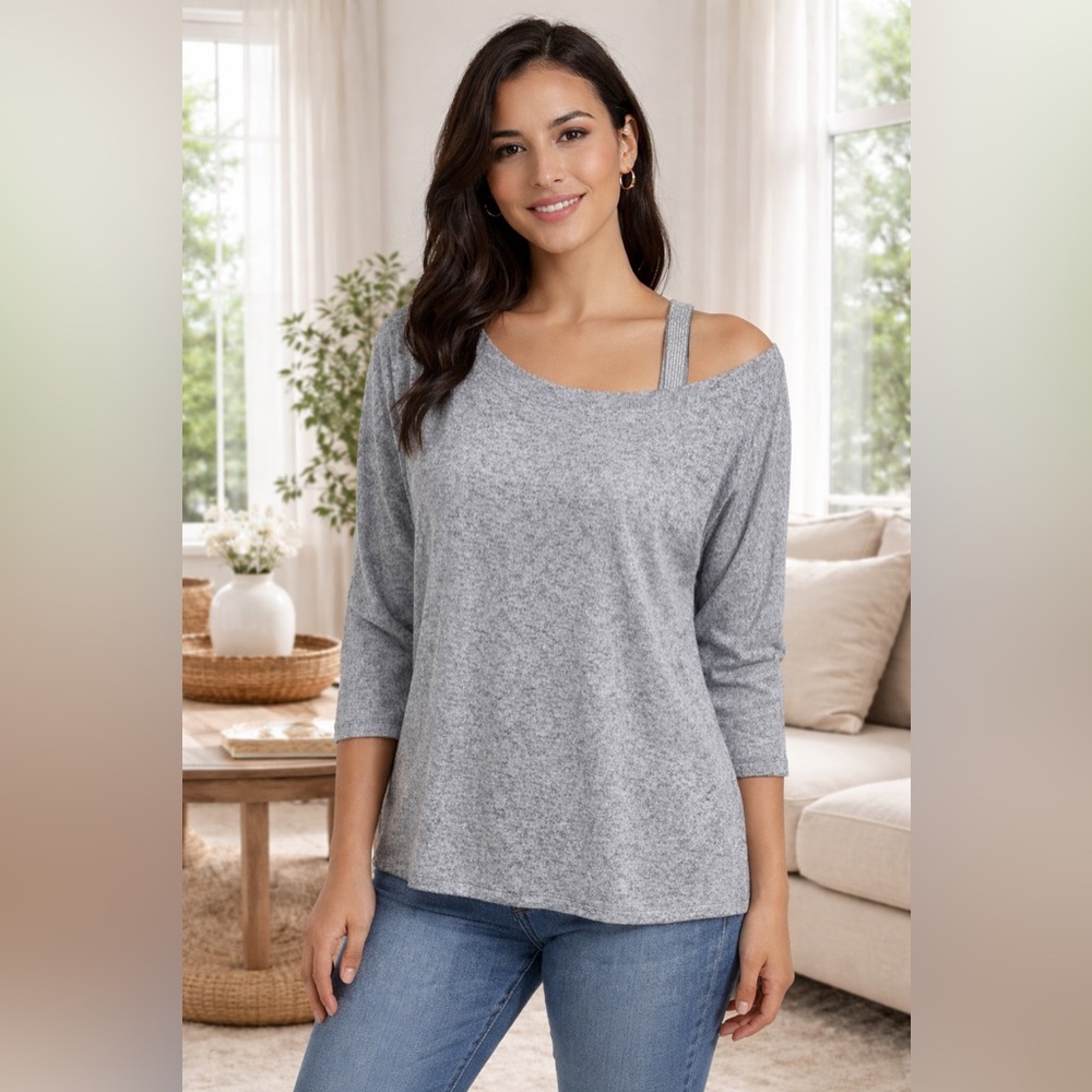 By Design Light Gray Scoop Neck Knit Top.. Various sizes